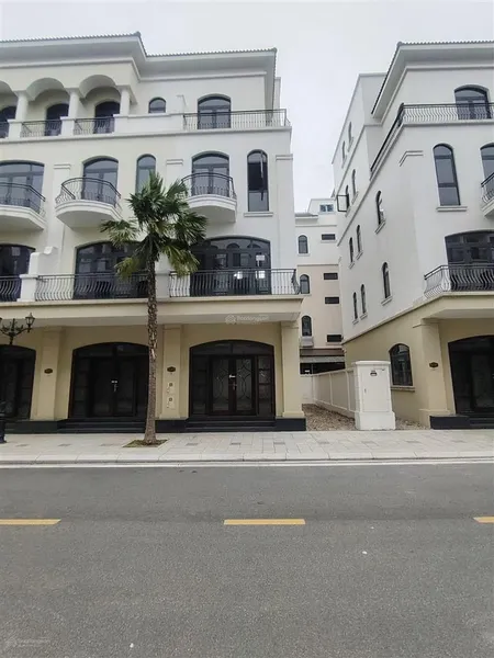 Bán xẻ khe chà là 98 m2, cạnh công viên bể bơi. sẵn sổ, giá cam kết tốt nhất thị trường .