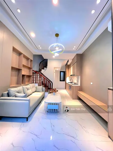 Hot!!! nhà 5 tầng full nội thất trung tâm phố trạm giá chỉ 6.75 tỷ