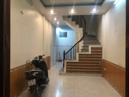 Cho thuê nhà nguyên căn ngõ Định Công – Hoàng Mai, 32m² x 4 tầng, 4 ngủ, 10 Triệu