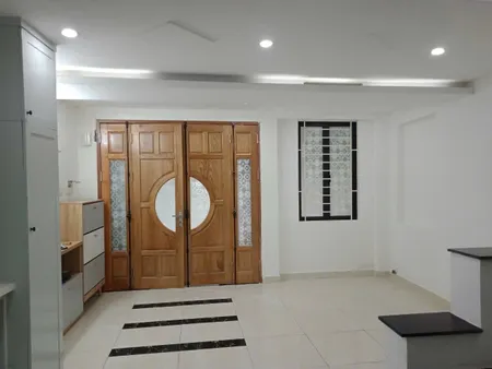 Cho thuê nhà nguyên căn ngõ Lê Trọng Tấn, 30m² x 5 tầng, 5PN, 4 wc, 15,5 triệu/tháng