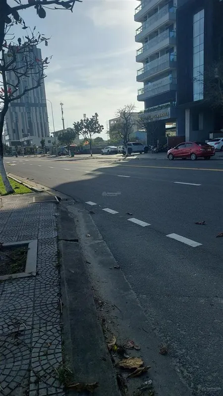 Đất hà kỳ ngộ 102 m2 đường 15m gần vương thừa vũ biển mỹ khê đẹp rẻ