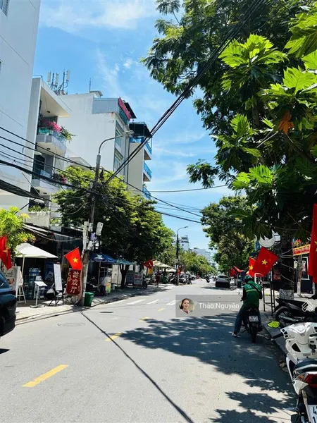 Hàng hiếm cặp hoàng kế viêm 220m2, xây dựng cao tầng ngay phố tây thông thẳng ra bãi tắm