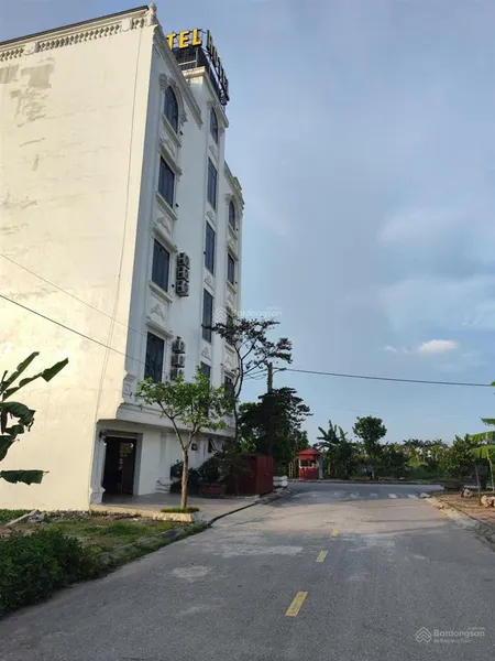 Cần bán 2 lô đất đấu giá gần khách sạn crow trung nghĩa , dt 200m2 , mt 10m