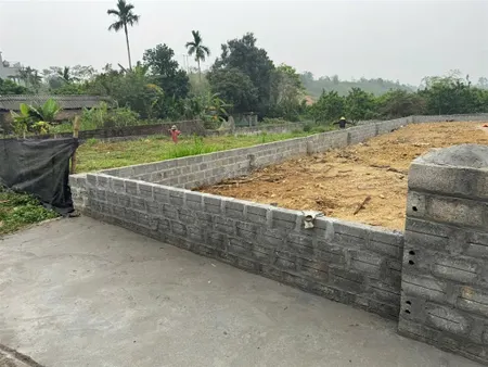 Bán đất mặt đường trục chính đông xuân quốc oai, hà nội, 20 triệu / m2, 451 m2