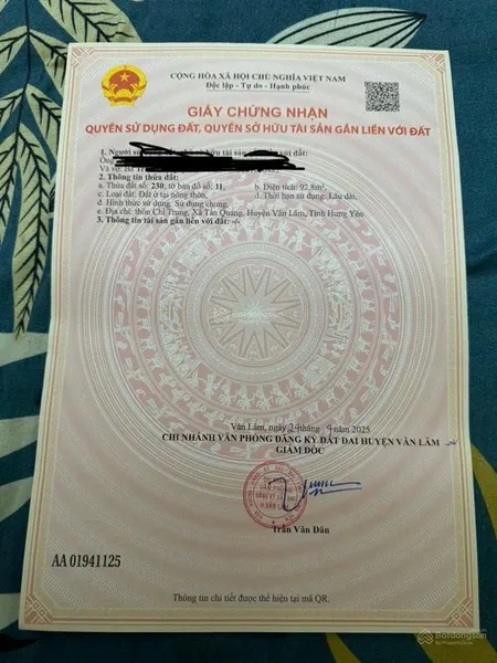 Chính chủ bán 92,8m trục chính kinh doanh. đường 2 ôtô tránh nhau đối diện sân bóng của xã