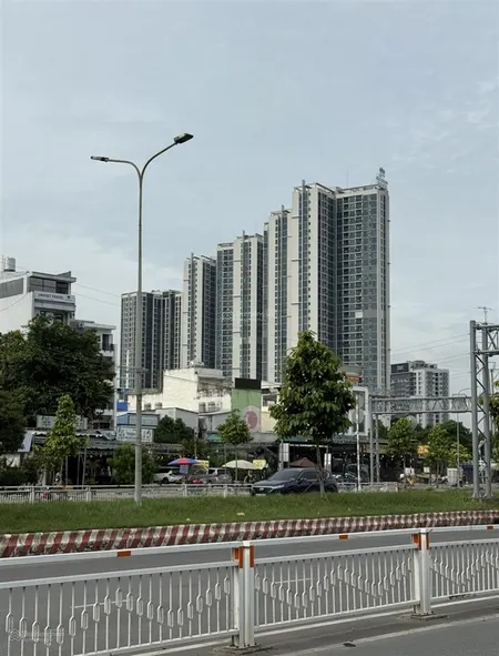 Bán đất tặng nhà,ngang 6.5m dài 21m,ngay eco green quận 7,shr không quy hoạch,nhỉnh 7 tỷ
