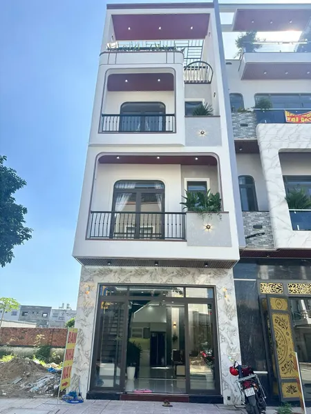 BÁN NHÀ PHỐ 2 LẦU GẦN NGÃ Tư 550 DĨ AN BÌNH DƯƠNG ĐẦY ĐỦ NỘI THẤT