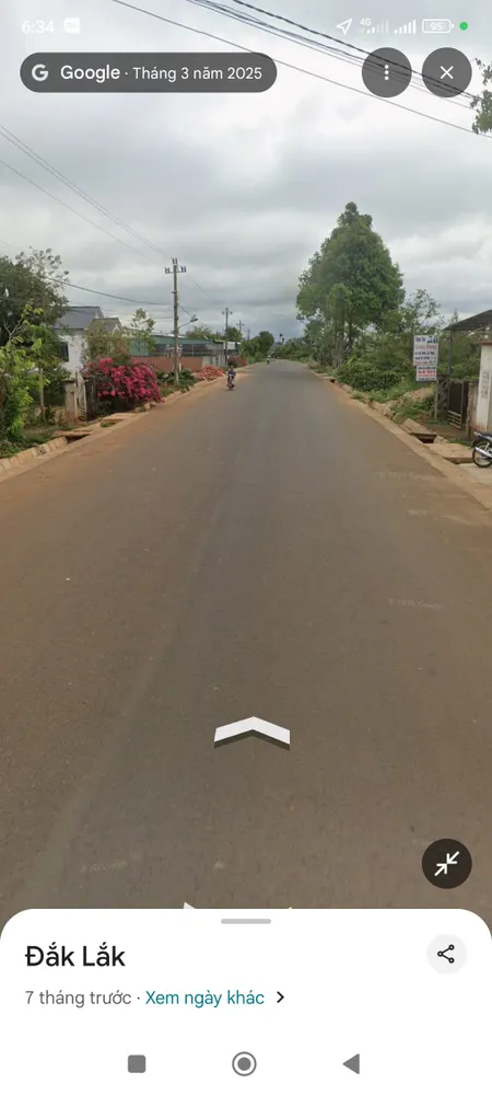 Đất Eakmut , cách quốc lộ 26 1km, mặt đường nhựa QH 33m
Diện tích 7*30, tc100, khu dân cư đông, gần trường học cấp 1,2 ,trạm y tế...
Giá 200/m, có bớt lộc 
LH