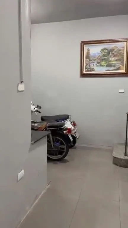 Cho thuê nhà nguyên căn ngõ Phương Canh, 33m² x 5 tầng, 3PN, 4vs, 11 triệu/tháng