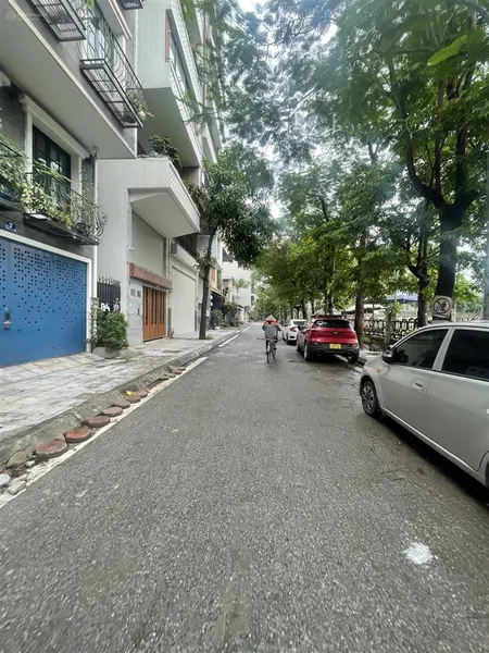 Mảnh đất lô góc cạnh sunshine tây hồ, 140m2 mặt tiền 6.8m, ô tô qua nhà kinh doanh, giá 28.5 tỷ