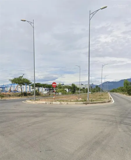Bán gấp lô đất mt hoà liên 5 đối diện công viên sát đường nguyễn tất thành, thông đường vành đai 2.