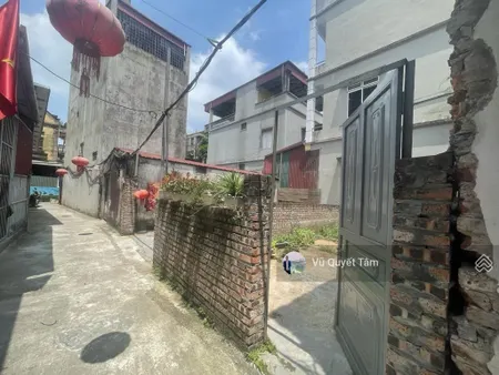 Chính chủ bán đất phúc lợi 48m mt 4.5m gần đường vỉa hè 3 ô tô tránh , giá 4 tỷ 9