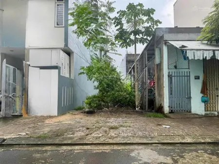 Tôi chính chủ cần bán lô đất mặt tiền đường trần quý khoách vị trí sát hồ tùng mậu
