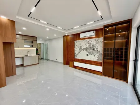 BÁN NHÀ ĐẸP HOÀNG NHƯ TIẾP LONG BIÊN, FULL NỘI THẤT, GẦN BÃI GỬI OTO, 45M NHỈNH 11 TỶ (TL)