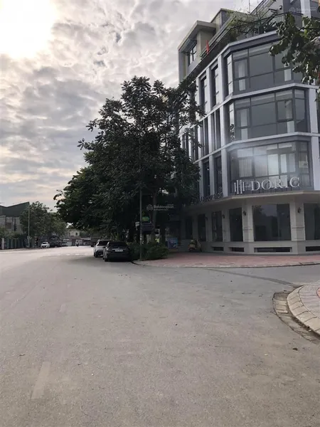 Bán đất đấu giá trung tâm việt hưng 75m, đường 13.5m, vị trí đẹp ở & kinh doanh giá 23.5 tỷ