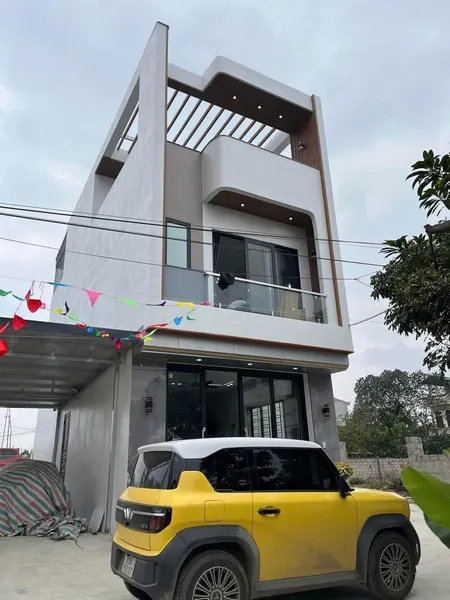Bán nhà 3 tầng mới xây 120m2, SHR, oto vào tới cửa, Giá chỉ 2ty6