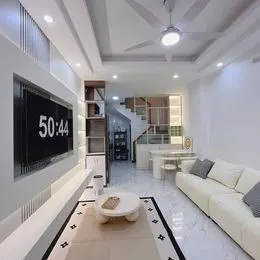 Ngọc Thuỵ,Long Biên nhà mới ở ngay ô tô đỗ cổng giá chỉ 9.x tỷ