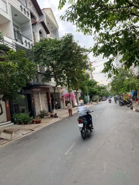 Bán nhà mặt tiền đường số 79 . p tân quy . kinh doanh buôn bán. dt 4,5x20m nhà 5 tầng. giá 24 tỷ
