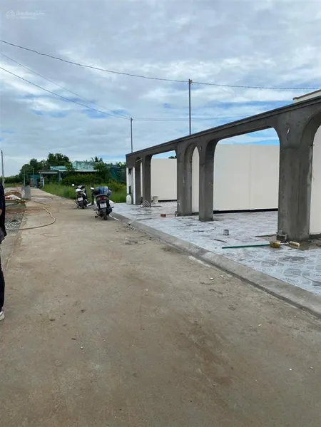 879tr/ 200m full thổ. ngay tt tân trung ( p sơn quy ). sổ hồng riêng bao sang tên .0843 378 *** thanh