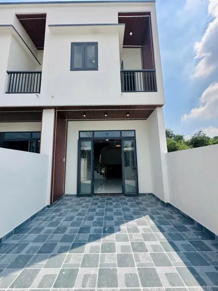 NHÀ PHỐ - ĐẤT NỀN SỔ SẴN NGAY SÂN GOFL LONG THÀNH CHỈ 600TR SỞ HỮU NGAY