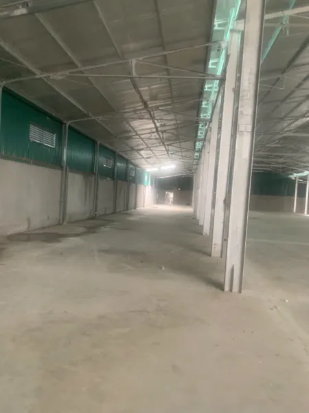 Mình cần cho thuê kho xưởng tại Hoàng Mai , Hà Nội, mặt đường lớn, mặt tiền rộng kinh doanh đỉnh cao, gần bến xe Giáp Bát. Diện tích 1800m,