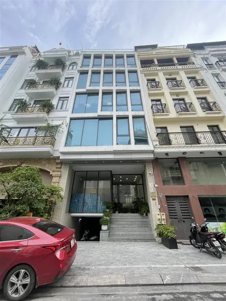 Giảm 7tỷ chủ hết ngáo ngõ 61 hoàng cầu building 7 tầng mt 5.5m 44 tỷ còn thương lượng!