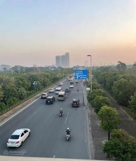 Giá tốt lô góc đấu giá x3 siêu đẹp vỉa hè 0t0 tránh tại nguyên khê, đông anh