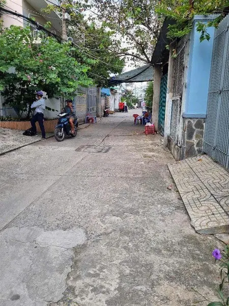 Bán nhà trung tâm q8, ô tô đỗ cửa, 4.5x24m, lương văn can, giá 8.2 tỷ, 0938 827 *** ms tuyền