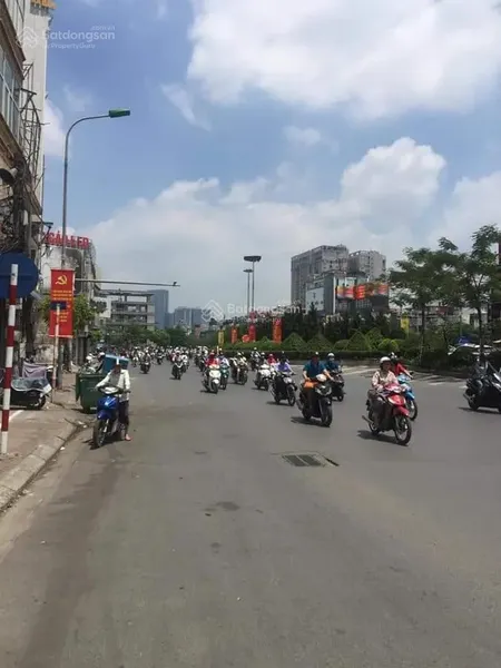 Bán nhà mặt phố giáp bát kinh doanh đa dạng dt 100m x 6 tầng mặt tiền 6.5m giá 38.5 tỷ.