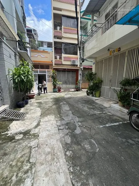 Bán nhà quận 1, khu bùi viện, nở hậu, mặt tiền 4m, hẻm xe hơi, 60m2 giá chưa tới 12 tỷ.