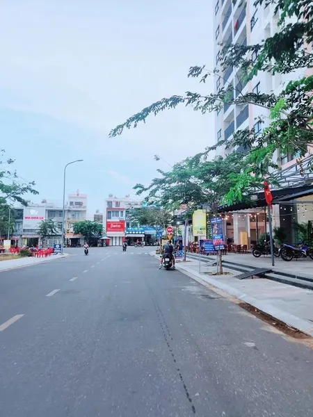 Lô đất nằm ngay trung tâm Nhơn Trạch - giá chỉ 1ty4 -kết nối về SG 15p-gần chợ ,trường học- sổ sẵn ( giá thương lượng khi gặp trực tiếp )