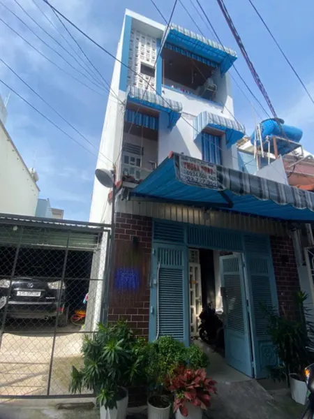 Nhà hẻm 6m thông, xe hơi đậu trong nhà ngay Gò Dầu, 3 tầng ,4pn, giá chỉ 6 tỷ 850