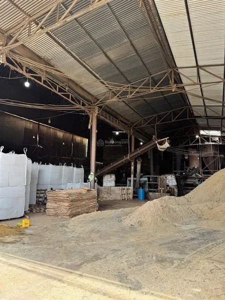 Hạ giá bán gấp xưởng đang sẵn nguồn cho thuê