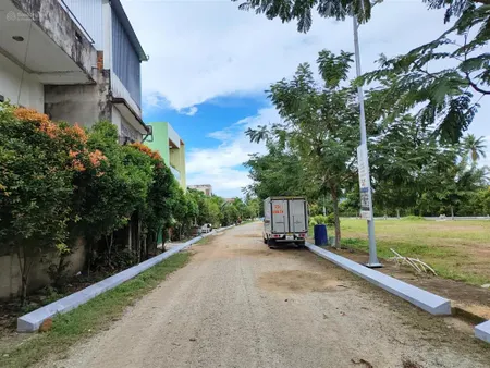 Chính chủ muốn bán gấp lô đất 132m2 gần mũi tàu hoài tân, đường nhựa 10m khu dân cư sầm uất, sổ sẵn