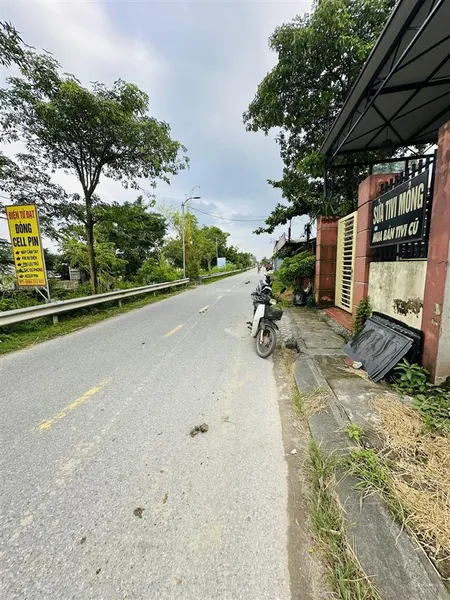 Đất mặt đường, dân cư hiện hữu, gần công ty, trường học