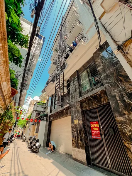 BÁN TÒA NHÀ CCMN ĐƯỜNG NGUYỄN KHANG. 160M2 XÂY 8 TẦNG. THANG MÁY. 32 PHÒNG.