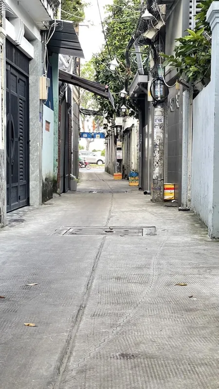 Bán nhà Gấp 2 Tầng HXH Trường Chinh Tân Phú