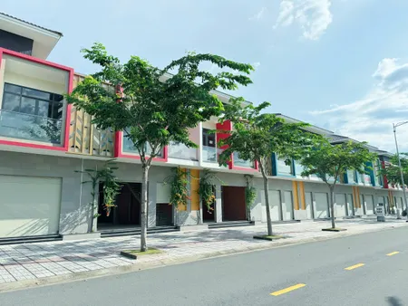 Cần bán 7 căn nhà phố Sun casa Central nhà 3  lầu 4pn 4wc đang cho thuê 16 triệu\tháng