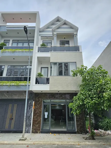 BÁN GẤP NHÀ MẶT PHỐ GIÁ RẺ 120M2 CHỈ VỚI 3,5 TỶ TẠI TRUNG TÂM THỦ DẦU MỘT - BÌNH DƯƠNG