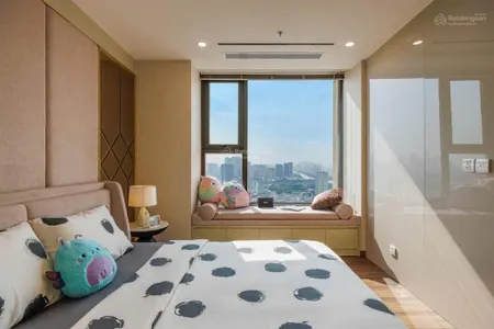 Bán ch sổ hồng sẵn 3pn, 1 ban công siêu to 155m2 kiều by kita quận 5 kế quận 1. 0901 853 ***