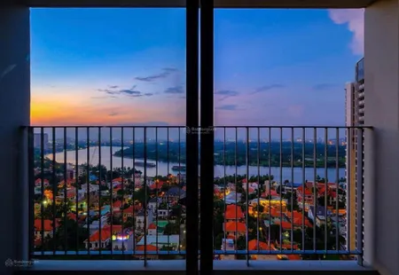 Nhà ngộp cần ra gấp toà t4 view sông trực diện sang 0909 634 ***