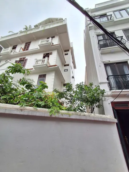 NHÀ MỚI 5 TẦNG FULL NỘI THẤT NGUYỄN VĂN CỪ- LONG BIÊN 36m2 X 7.6 tỷ.