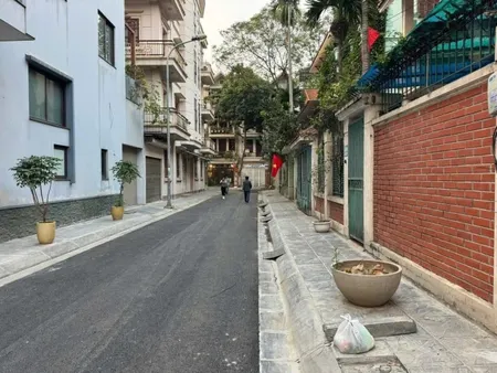 BÁN GẤP NHÀ LIỀN KỀ KĐT ĐỊNH CÔNG. 80M2 - 5 TẦNG. GARA Ô TÔ.