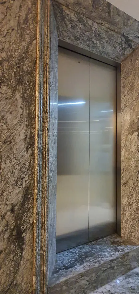 Nhà mình cho thuê nhà mới, lô góc, 117m2_ 4T; vỉa hè, Giảng Võ-45 Tr