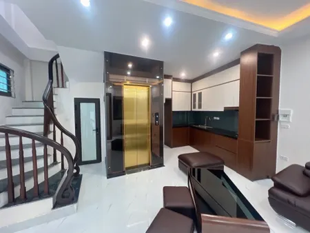 Nhà đẹp 5 tầng ô góc thang máy 35m2 mặt tiền 7m Trần Phú Văn Quán Hà Đông, giá chỉ 9,8 tỷ