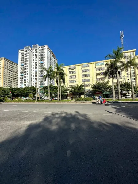 Mặt đường lê mao kéo dài kinh doanh buôn bán