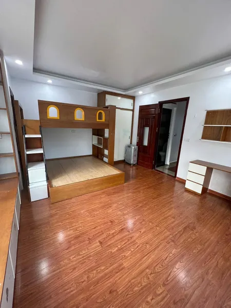 Cho thuê nhà ô tô lô góc 609 Vũ Tông Phan, 36m² x 5 tầng KD Spa, onle, ở gđ, nhóm