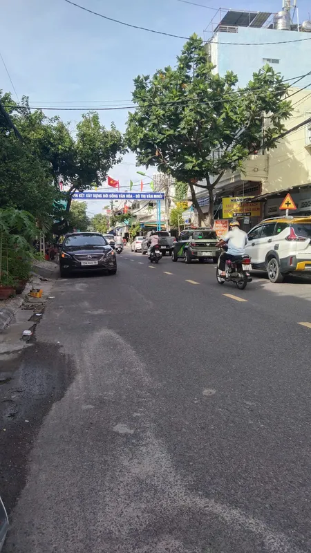 BÁN NHÀ NÁT TRUNG TÂM NHA TRANG 5,4X17,9 150TR/M2 ĐƯỜNG 12M