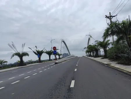 Cạnh sông - Góc 2 mặt tiền đường 27m - Green City Điện Dương