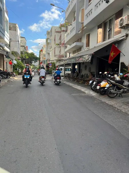 Bán Nhà Mặt Tiền 4 Hoa Sữa, P2, Q Phú Nhuận